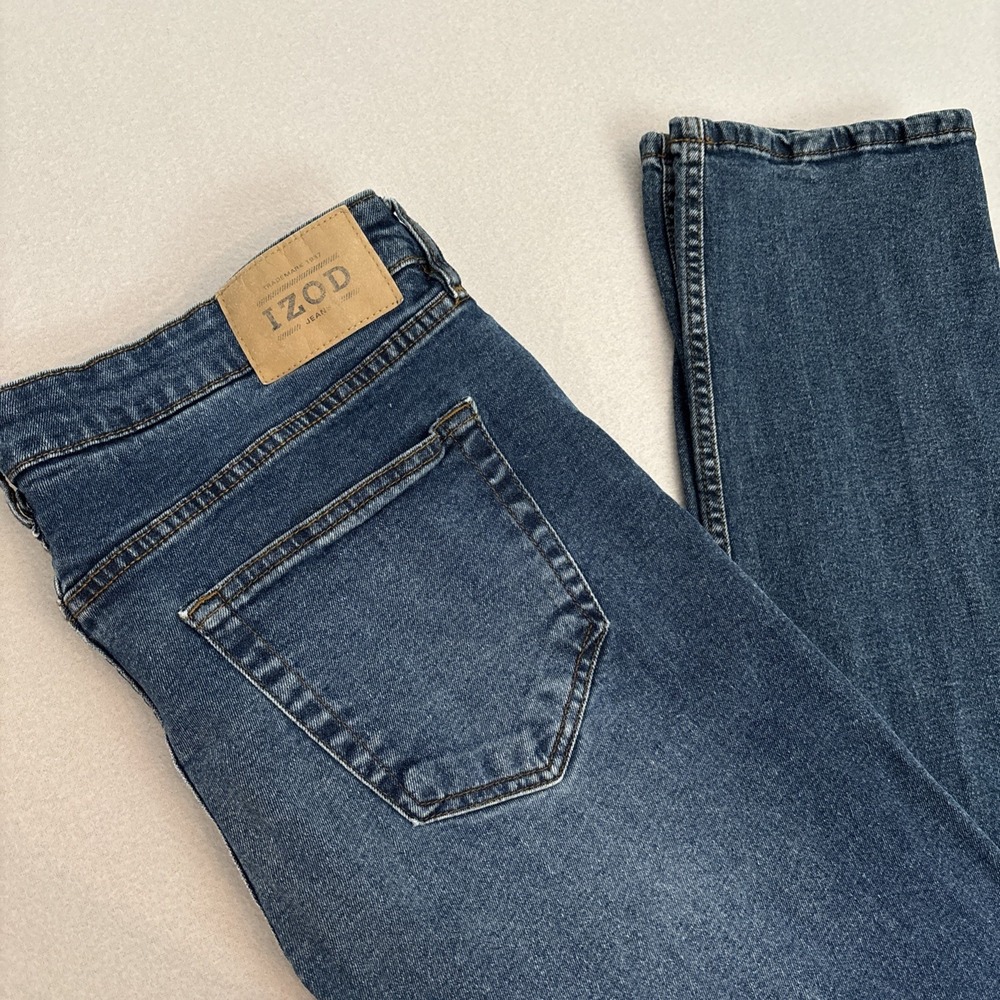 Izod 36x34 Straight Fit STRETCH Slim Jeans Blue Denim Cotton Blend EUC Fast Ship - Picture 2 of 7